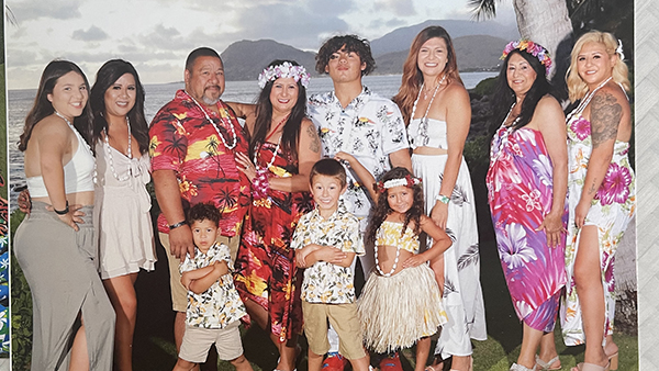 Audrey Munoz with family in Hawaii.
