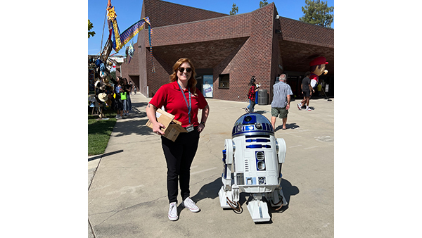 Cassandra Hanlin with R2-D2