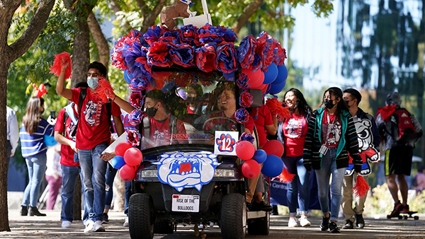 Fresno State faculty and staff participate in the Paw-rade.