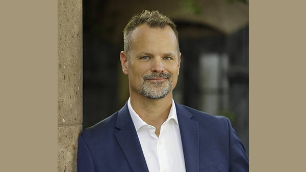 Portrait of Scott Fetterhoff.